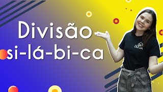 "Divisão silábica" escrito sobre fundo colorido ao lado da imagem da professora