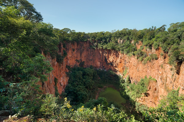  Buraco das Araras, a maior dolina do Brasil.