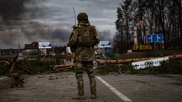 Ucrânia: Uma guerra a leste e a pergunta que os russos não podem fazer