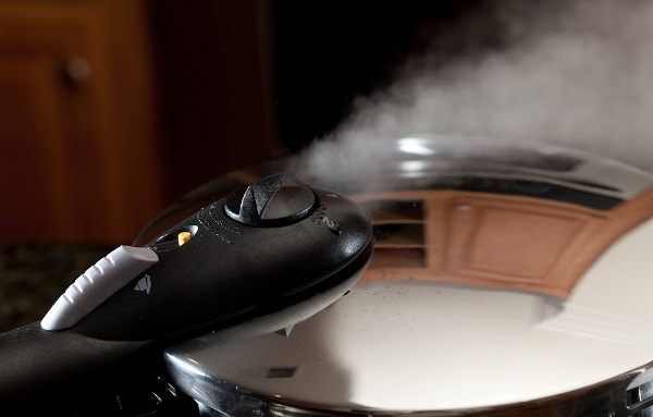  Panela de pressão evidenciando como a temperatura é um dos fatores que alteram a velocidade das reações químicas.