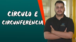 Professor ao lado do escrito "Círculo e Circunferência".
