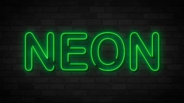 Painel de neon, com o escrito “neon”, feito a partir do gás neônio.