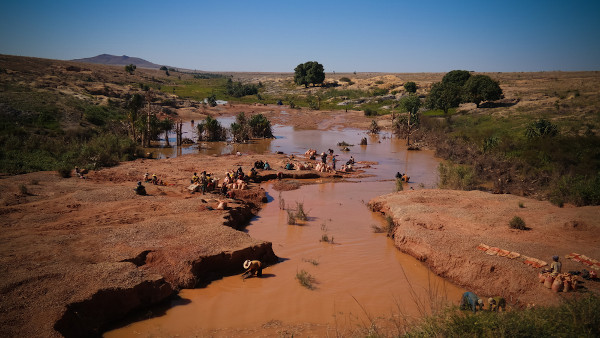 Área de garimpo de ouro e pedras preciosas na cidade de Ilakaka, no Madagascar.