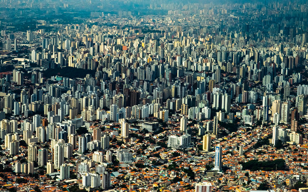 Vista aérea da cidade de São Paulo, cidade-sede da maior região metropolitana do Brasil.