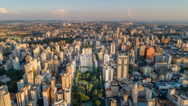 Vista panorâmica da cidade de Campinas, em São Paulo.
