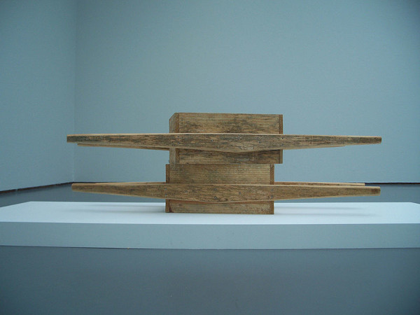 Um dos bólides de “Bólides”, uma obra neoconcreta de Hélio Oiticica, um importante nome do neoconcretismo.