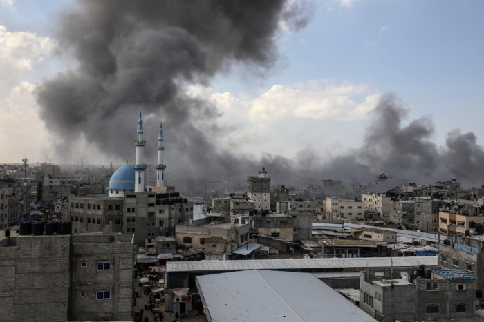 Bombardeio israelense na Faixa de Gaza, acontecimento ligado à Questão Palestina e à guerra entre Israel e o Hamas.