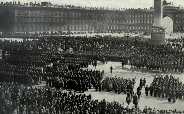 Oficiais soviéticos, que posteriormente integraram o Exército Vermelho, prestando apoio à Revolução de Outubro de 1917.