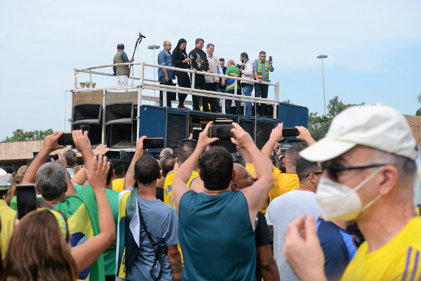 Bolsonaro em ato com Tarcísio de Freitas no Rio de Janeiro em maio de 2021.[2]