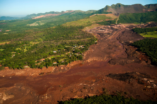 Rastro de destruição causado pelo rompimento da barragem de Brumadinho.