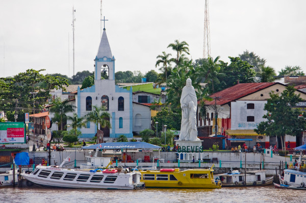 Área portuária em Breves, cidade mais populosa da Ilha de Marajó. [1]