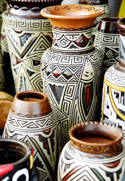 Cerâmicas marajoaras, tradicionais da Ilha de Marajó.