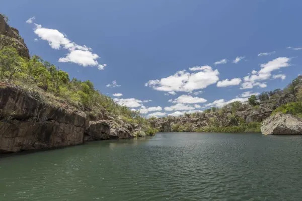Rio São Francisco, um dos poucos rios perenes presentes na Caatinga.