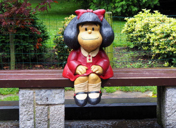 Escultura de Mafalda localizada na cidade de Oviedo, na Espanha.