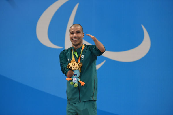 Daniel Dias, o maior atleta paralímpico brasileiro e um dos representantes do Brasil nas Paralimpíadas de Paris 2024.