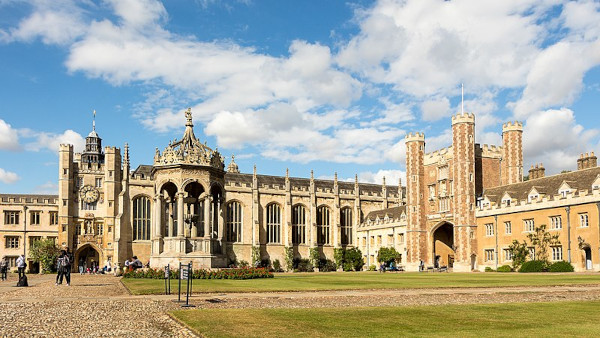 Trinity College, instituição na qual Bacon se formou. [2]