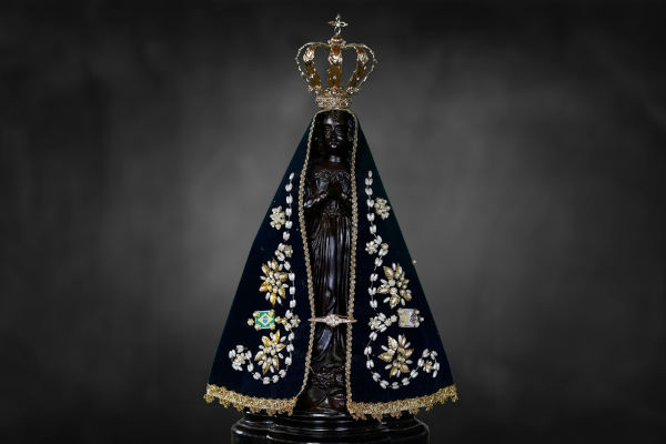 Nossa Senhora Aparecida, a padroeira do Brasil.