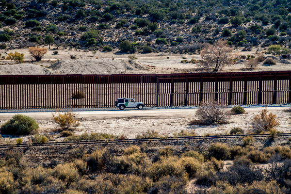 Muro na fronteira entre Estados Unidos e México