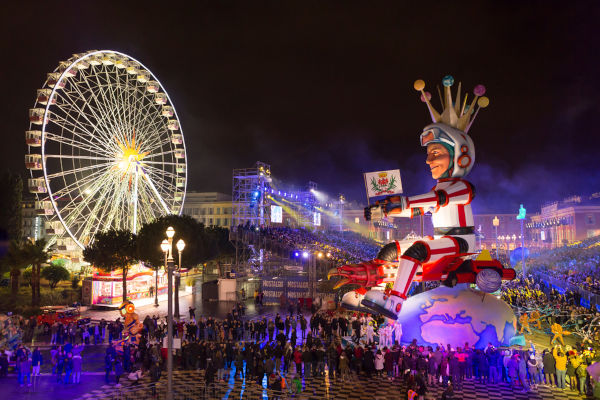 Carnaval em Londres, na Europa, onde se deu as origens do Carnaval.