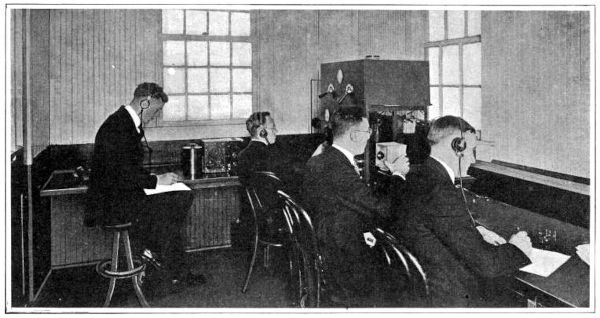 KDKA, primeira estação de rádio comercial dos Estados Unidos e parte importante da história do rádio.