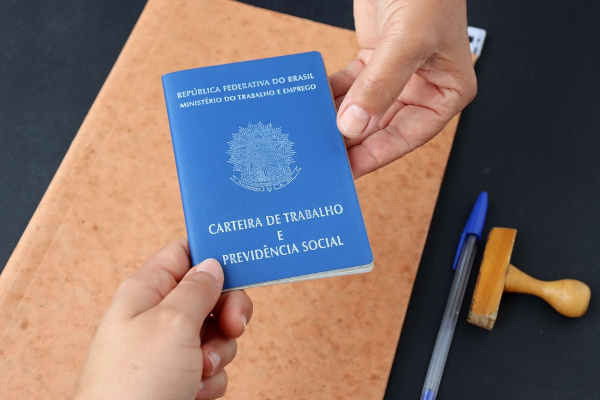 Carteira de Trabalho, uma marca do trabalhador CLT.