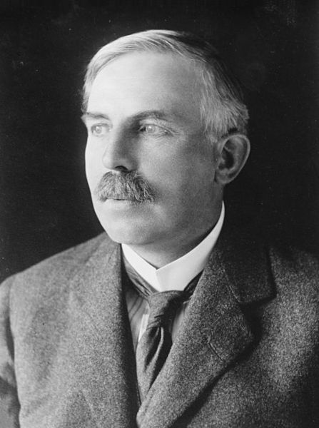 Fotografia de Ernest Rutherford, um importante físico neozelandês.