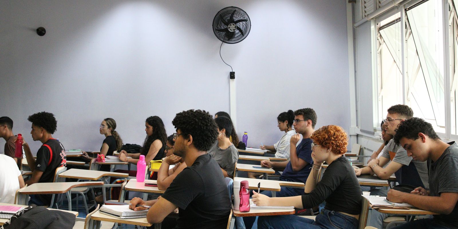 Candidatos em sala de provas do CNU