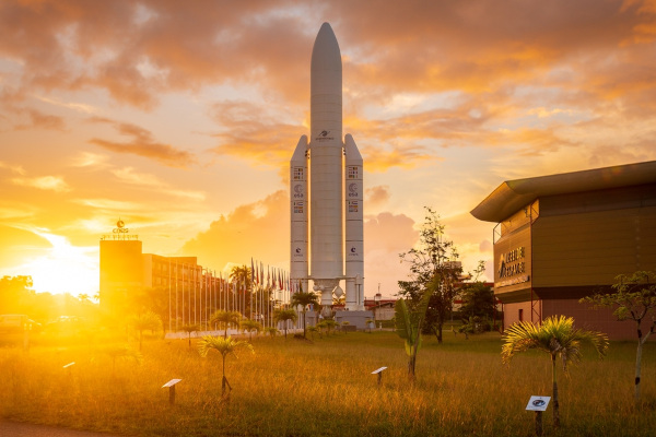 Pôr do sol na base de lançamento em Kourou, na Guiana Francesa.