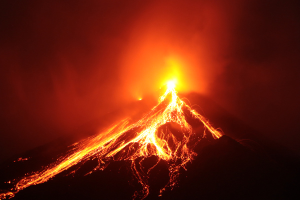 Erupção vulcânica. 