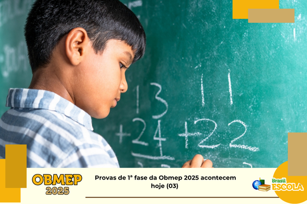 Foto: estudantes resolvendo conta matemática no quadro. Txto: título da notícia