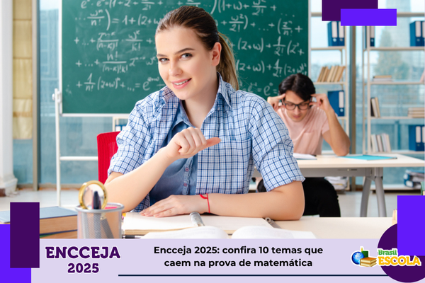 estudante com quadro com cálculos de matemática ao fundo