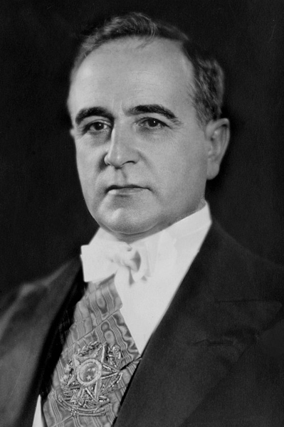 Retrato oficial de Getúlio Vargas como presidente do Brasil.