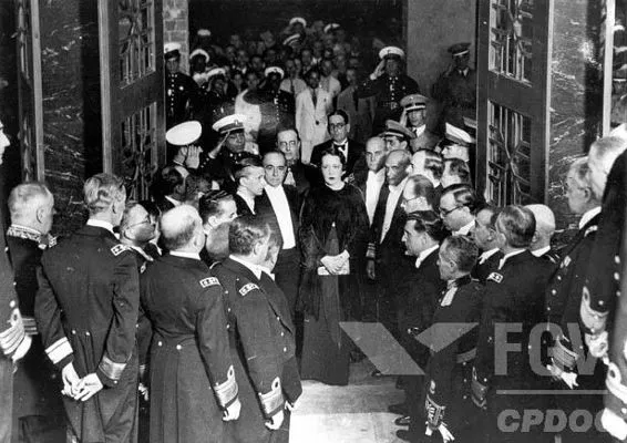 Getúlio Vargas e Darcy, sua esposa, durante um evento no Rio de Janeiro, em 1935.[1]