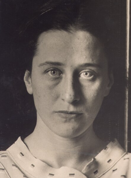 Fotografia antiga de Olga Benário, uma famosa revolucionária comunista de origem alemã. 