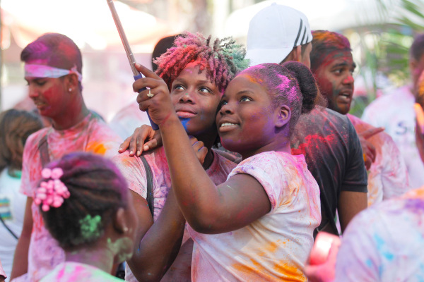 Festival das cores, Holi, uma das inúmeras celebrações que acontecem anualmente no Suriname.[1]