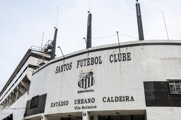 Foto do Est&aacute;dio Urbano Caldeira Vila Belmiro do Santos, um dos times brasileiros.