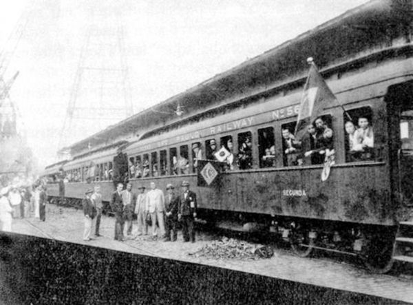 Imigrantes japoneses no Brasil durante a década de 1930.