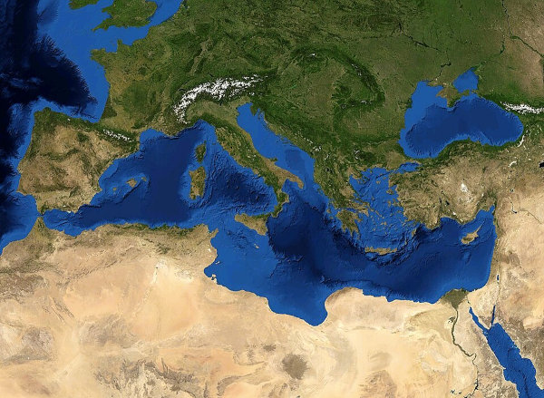 Mar Mediterrâneo, o principal exemplo de mar, sendo ele parte do Oceano Atlântico.