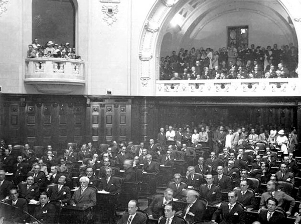 Membros do Congresso reunidos na Assembleia Constituinte de 1934, resultante da Revolução de 1930.