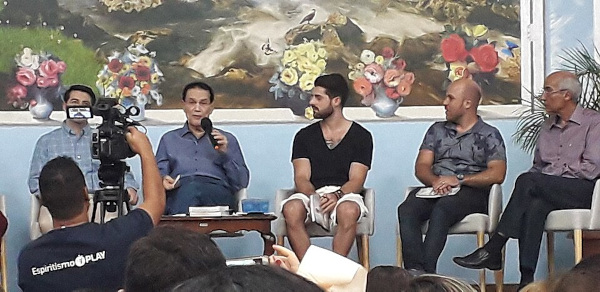 Reunião no Centro espírita Mansão do Caminho em Salvador, Bahia.