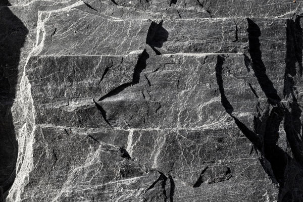 Ard&oacute;sia, um exemplo de rocha metam&oacute;rfica.