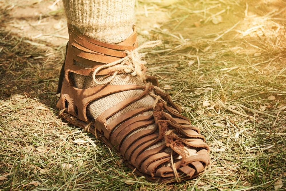 Réplica de uma cáliga romana. O modelo de calçado inspirou o apelido de Calígula.