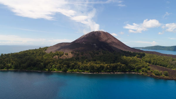 Vista do vulcão Krakatoa. 