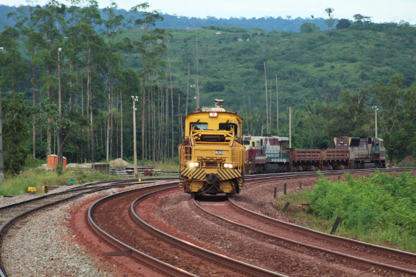 Estrada de Ferro Carajás, próxima à Serra dos Carajás.