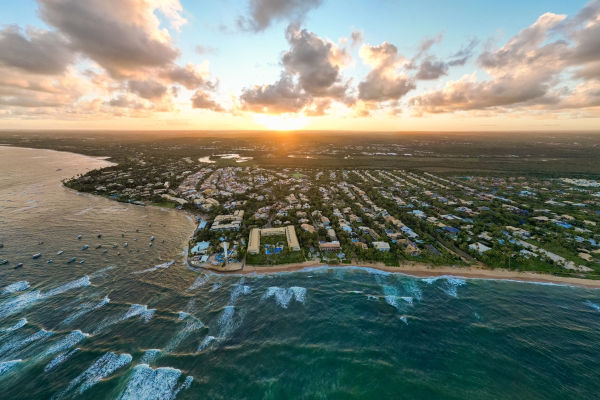 Região de Mares de Morros afetada pelo clima tropical atlântico.