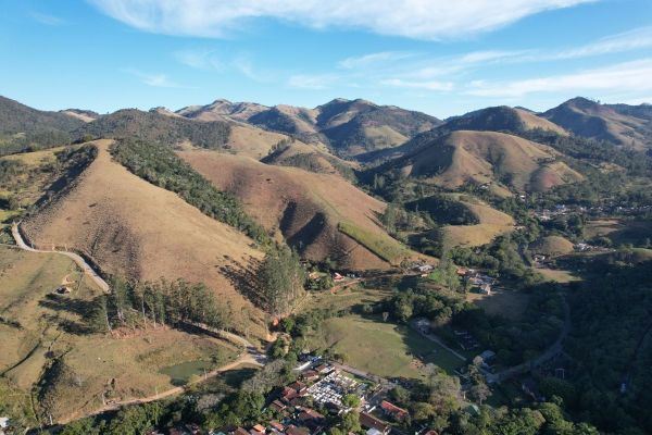 Relevo dos Mares de Morros, um domínio morfoclimático do Brasil.