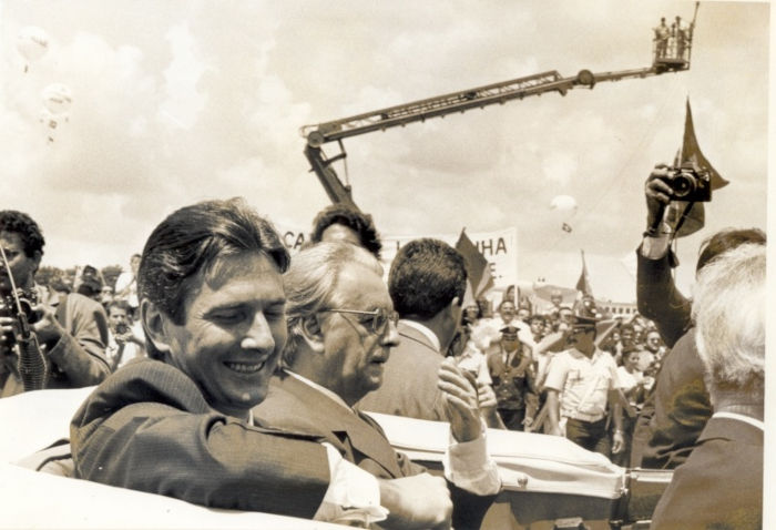 Fernando Collor de Melo, à esquerda, ao lado de Itamar Franco, que se tornaria presidente após o impeachment de Collor.|2|