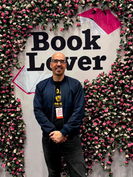 Riley Sager, autor de “O massacre da família Hope”.