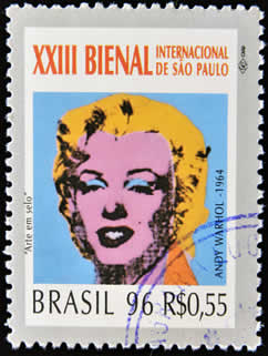Andy Warhol, um dos mais célebres artistas da Pop Art, utilizou como tema de suas obras várias personalidades, como Marilyn Monroe. *