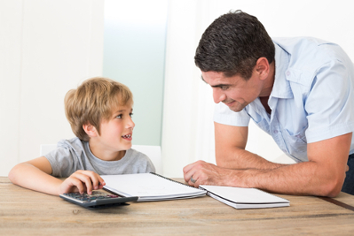 Como ajudar meu filho a aprender inglês em casa